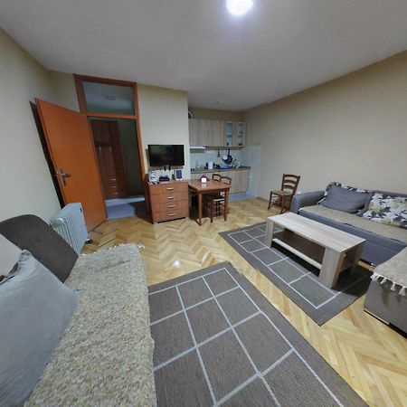 Malo Brdo Apartment พอดโกริกา ภายนอก รูปภาพ